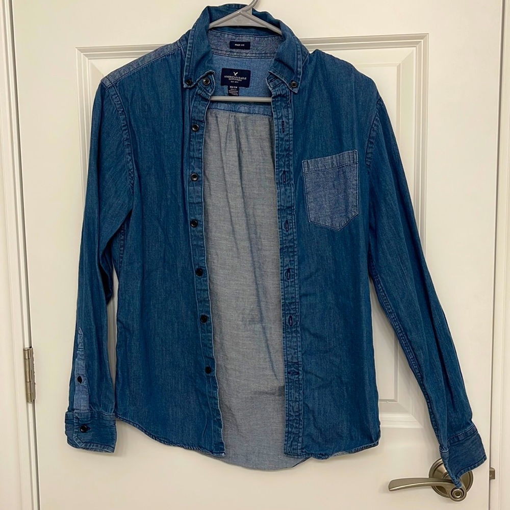 American Eagle button down